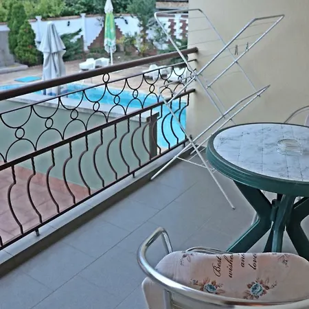 Kostadinovi Guest house 3*