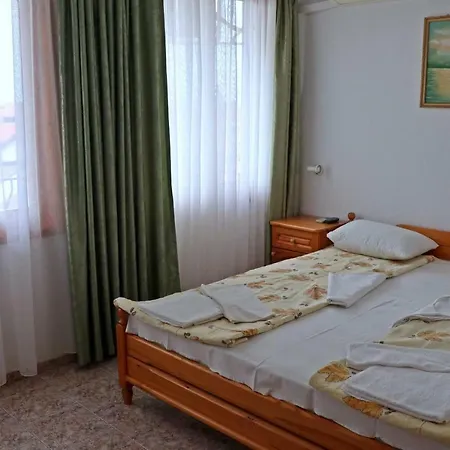 Guest house Kostadinovi 3*