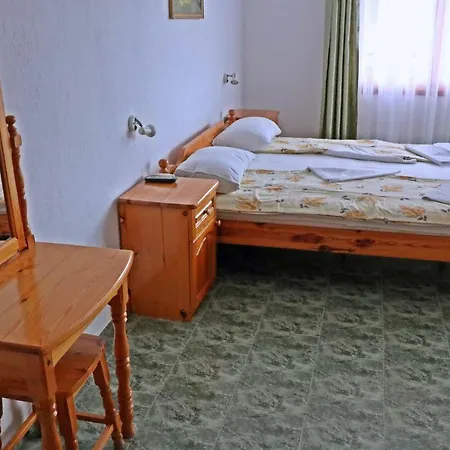 Kostadinovi Guest house 3*