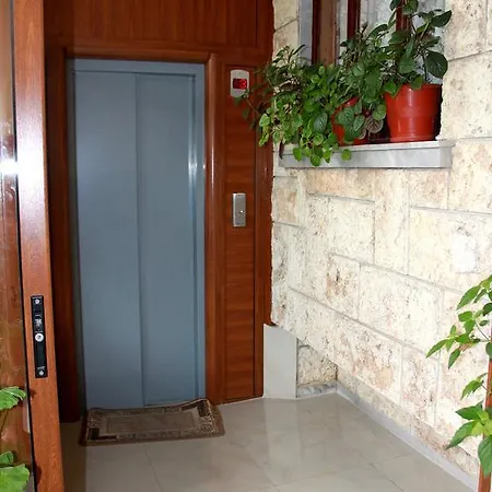 بيت ضيافة Kostadinovi رافدا
