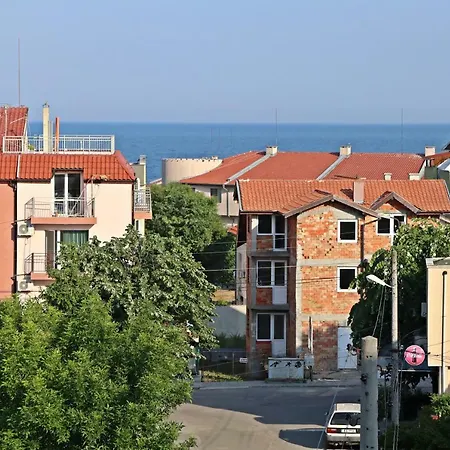 Kostadinovi بيت ضيافة رافدا