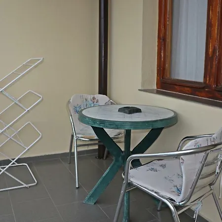 Kostadinovi بيت ضيافة