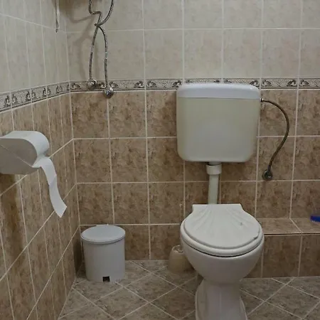 Kostadinovi بيت ضيافة
