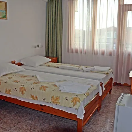 بيت ضيافة Kostadinovi 3*
