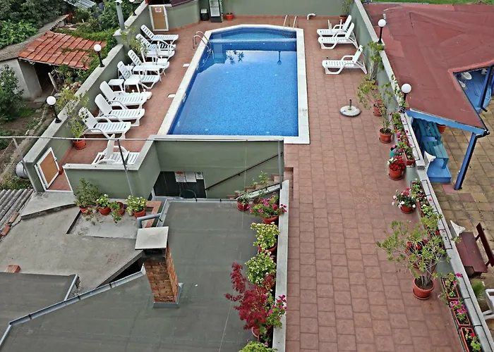 Kostadinovi 3* Rawda